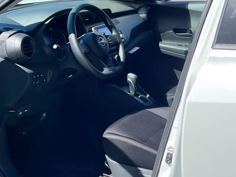 New 2025 Nissan Kicks Play S image 11