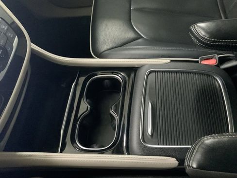 Used 2023 Chrysler Pacifica Limited image 40