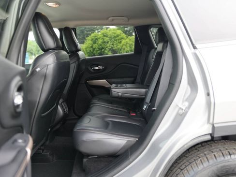 Used 2017 Jeep Cherokee Limited AWD/4WD image 17