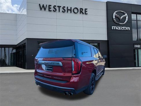 Used 2021 GMC Yukon XL Denali image 3