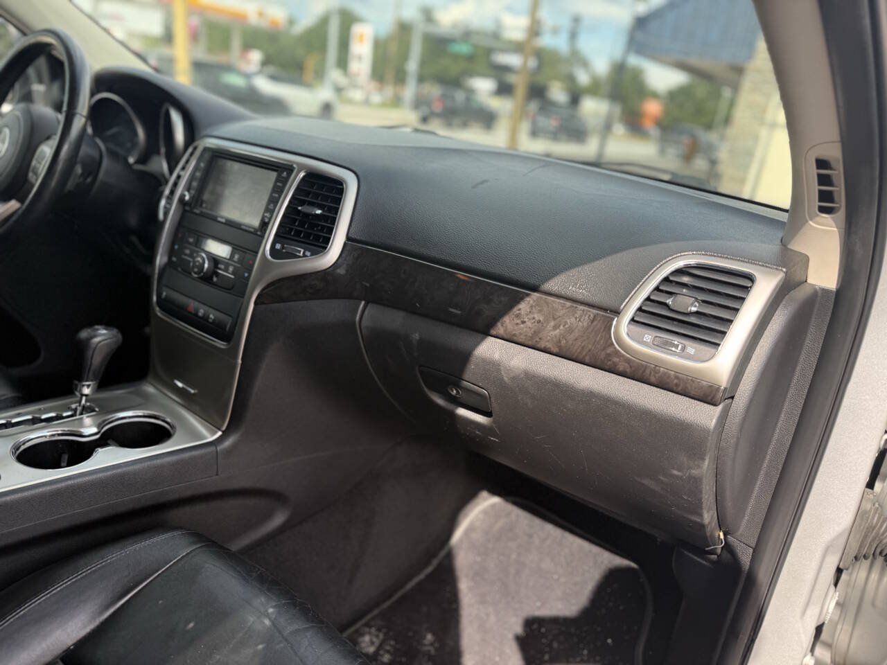 Used 2013 Jeep Grand Cherokee Laredo AWD/4WD image 25