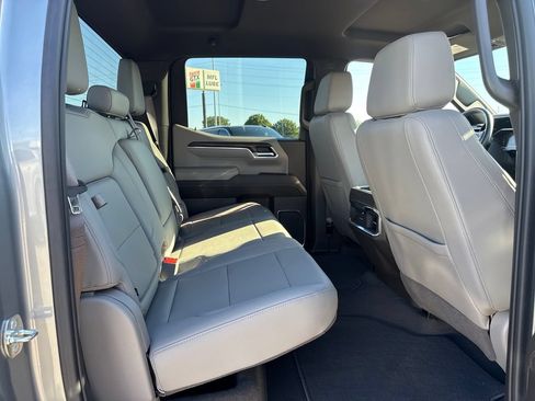 Used 2023 GMC Sierra 1500 SLT w/ SLT Premium Package AWD/4WD image 13