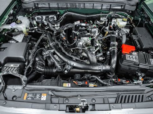 Used 2025 Ford Bronco Badlands image 22