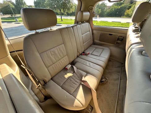 Used 2003 Toyota Land Cruiser image 16