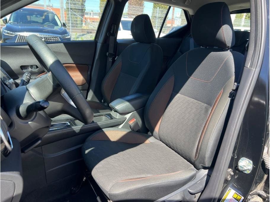 Used 2024 Nissan Kicks SR FWD image 8