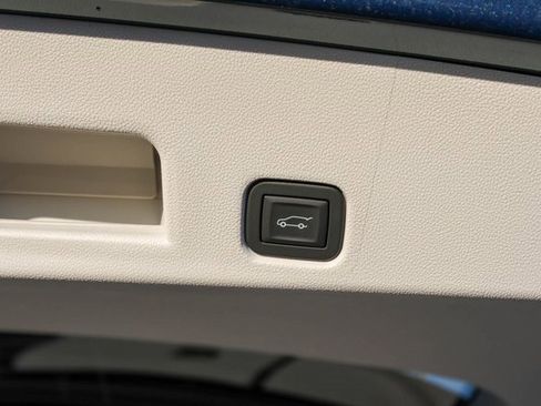 New 2026 GMC Acadia Denali w/ Super Cruise Package image 8