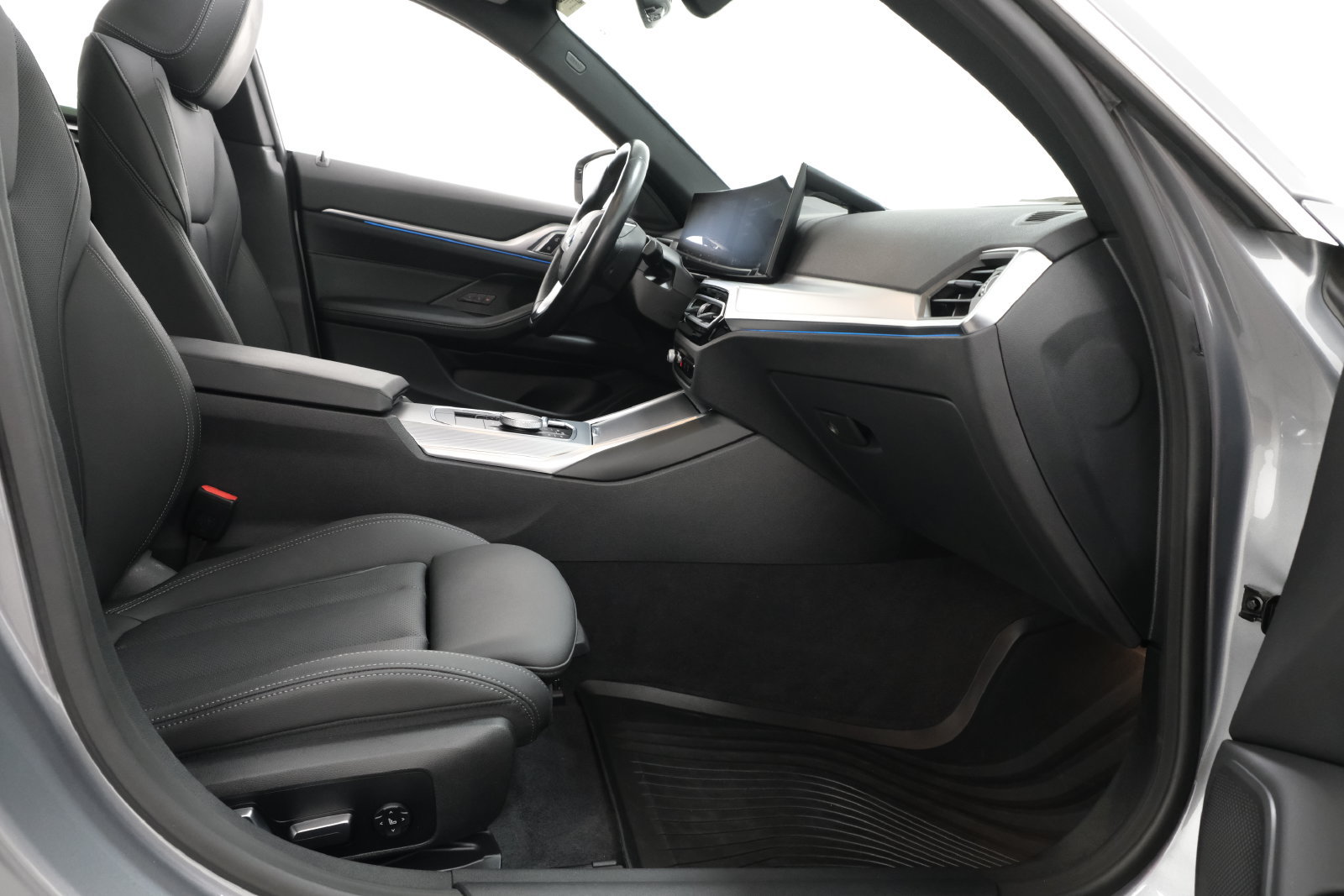 Used 2024 BMW i4 eDrive35 w/ Premium Package RWD image 40