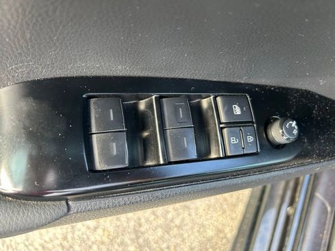 Used 2025 Toyota Camry SE w/ Multimedia Upgrade Package FWD image 18