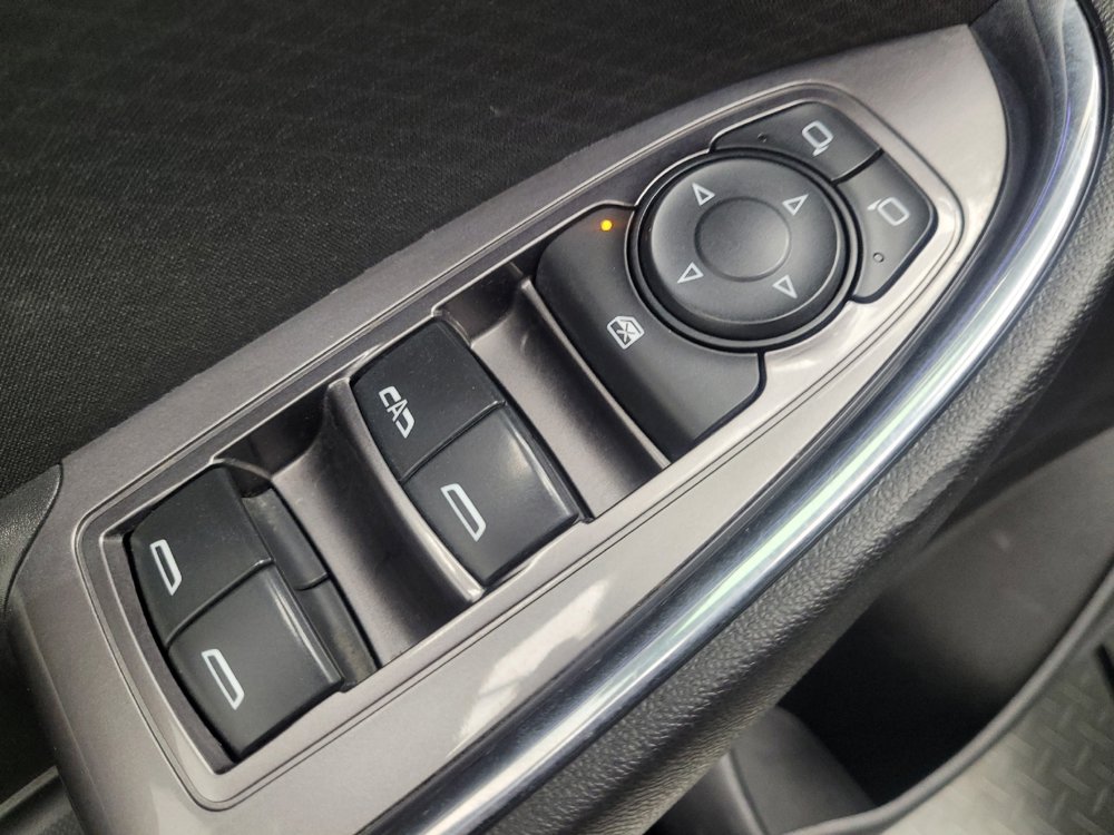Used 2017 Chevrolet Malibu LT FWD image 27