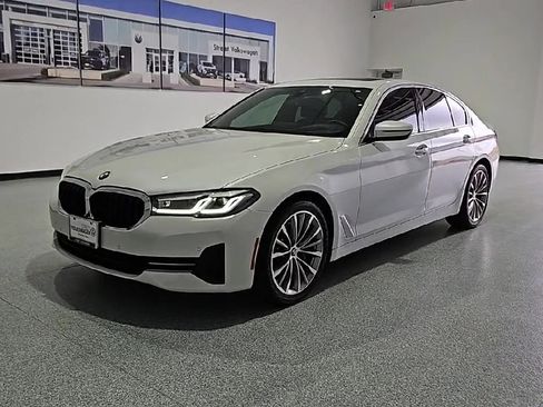 Used 2023 BMW 530i xDrive w/ Premium Package AWD/4WD image 4