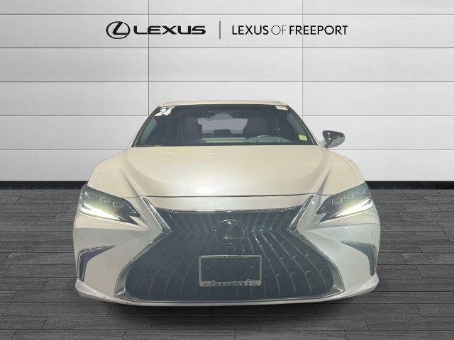 Used 2024 Lexus ES 300h w/ Premium Package FWD image 2