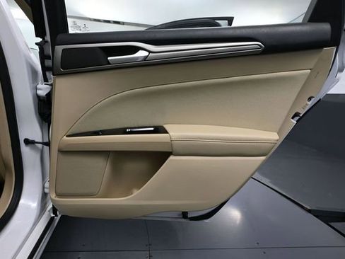 Used 2016 Ford Fusion SE FWD image 38