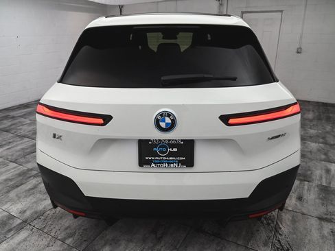 Used 2024 BMW iX xDrive50 w/ Premium Package image 5