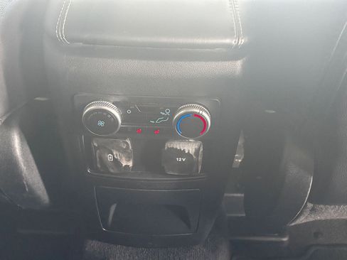 Used 2023 Ford Explorer Limited image 31