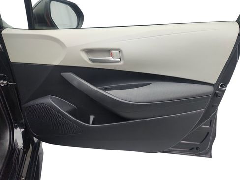 Used 2021 Toyota Corolla LE w/ Carpet Mat Package (TMS) image 23