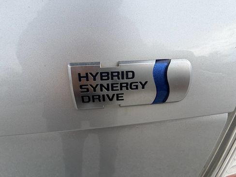 Used 2011 Toyota Prius Three FWD image 71