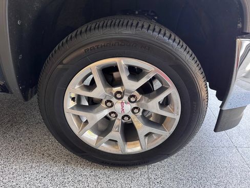 Used 2018 GMC Sierra 1500 SLT AWD/4WD image 13