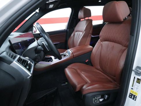 Used 2023 BMW X7 xDrive40i w/ Premium Package image 13
