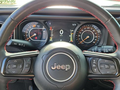 Used 2024 Jeep Wrangler Unlimited Rubicon AWD/4WD image 10