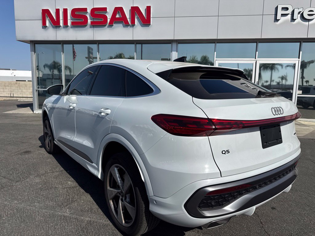 Used 2025 Audi Q5 Premium Plus w/ Premium Plus AWD/4WD image 2