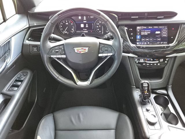 Used 2024 Cadillac XT6 Premium Luxury w/ Technology Package FWD image 12