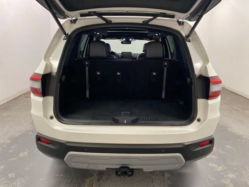 Used 2025 Honda Pilot TrailSport image 29