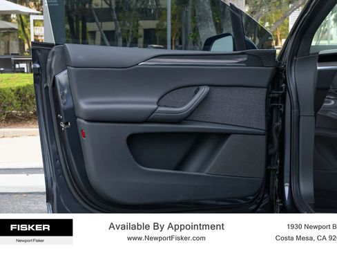 Used 2024 Tesla Model X image 11