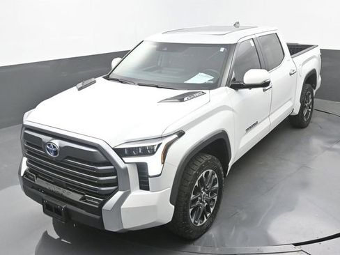 Used 2024 Toyota Tundra Limited AWD/4WD image 33