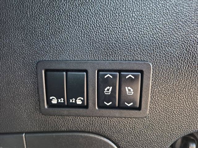 Used 2015 Cadillac Escalade Luxury AWD/4WD image 16