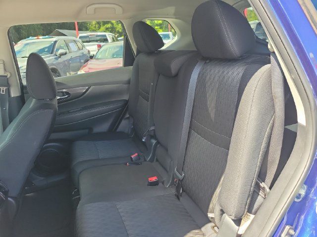 Used 2019 Nissan Rogue S w/ Special Edition Package FWD image 11