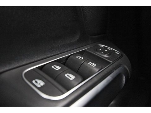 Used 2023 Mercedes-Benz GLB 250 4MATIC image 20