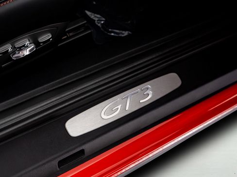 Used 2018 Porsche 911 GT3 image 32