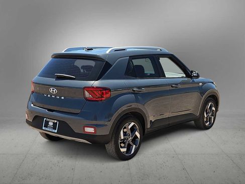 Used 2026 Hyundai Venue SEL FWD image 8