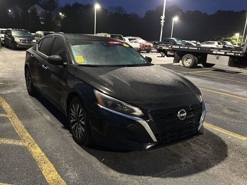 Used 2023 Nissan Altima 2.5 SV image 4