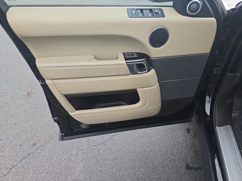 Used 2016 Land Rover Range Rover Sport HSE image 29