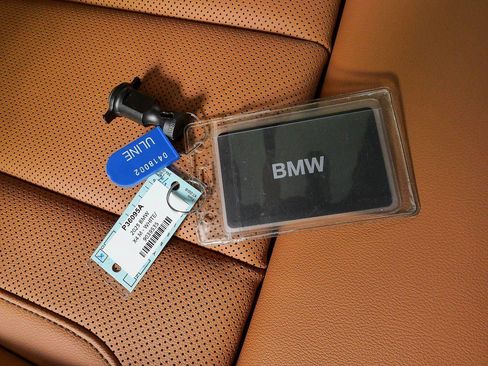 Used 2025 BMW X4 xDrive30i AWD/4WD image 25
