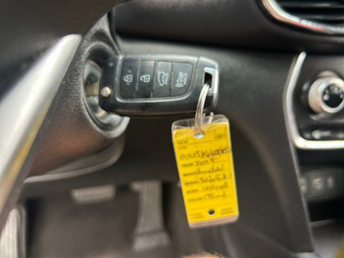 Used 2019 Hyundai Santa Fe SE FWD image 28