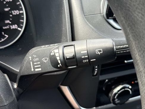 Used 2023 Nissan Rogue S AWD/4WD image 25