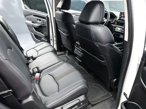 Certified 2023 Honda Pilot Touring image 22
