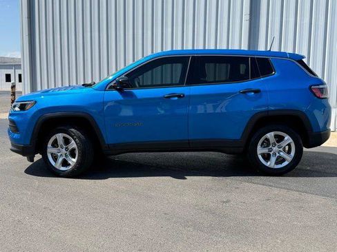 Used 2023 Jeep Compass Sport AWD/4WD image 2