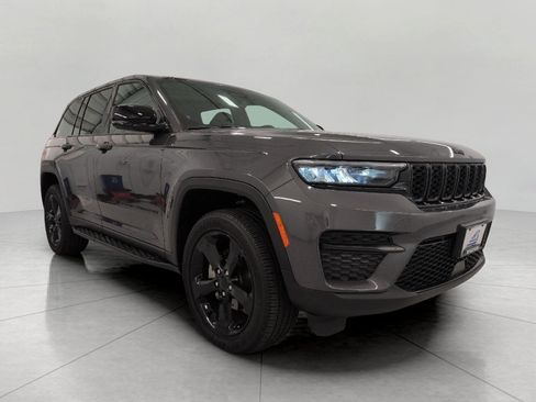 Used 2024 Jeep Grand Cherokee Altitude AWD/4WD image 1