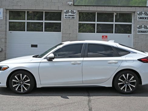 Used 2022 Honda Civic EX-L image 5