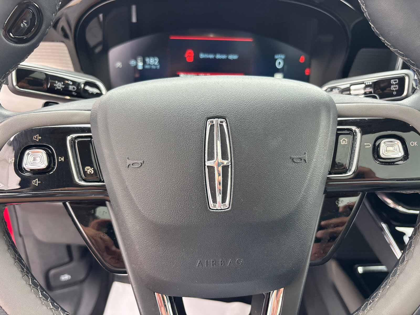 Used 2024 Lincoln Corsair AWD w/ Equipment Group 101A image 16