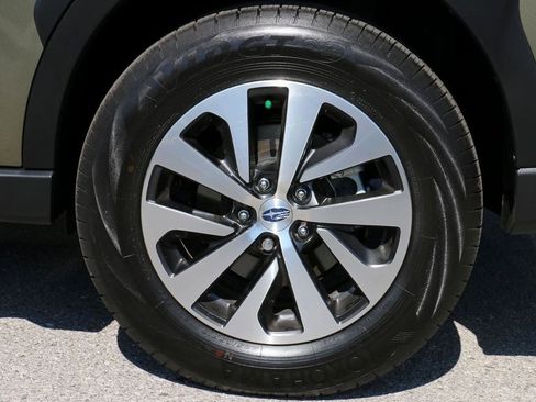 Used 2025 Subaru Outback Premium image 9