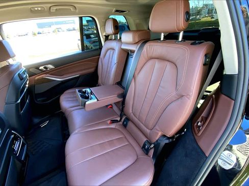 Used 2020 BMW X7 xDrive40i w/ Cold Weather Package image 19