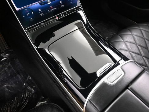 Used 2022 Mercedes-Benz S 580 4MATIC Sedan w/ AMG Line Package image 49