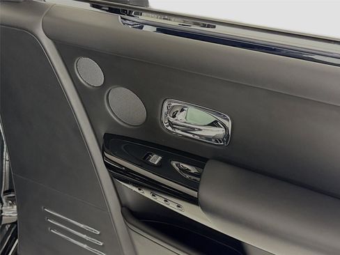 Used 2019 Rolls-Royce Phantom Sedan RWD image 38