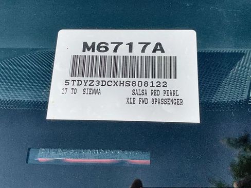 Used 2017 Toyota Sienna XLE w/ XLE Navigation Package FWD image 47