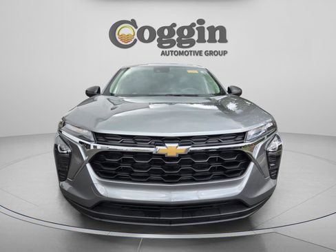 Used 2025 Chevrolet Trax LS w/ Driver Confidence Package FWD image 8