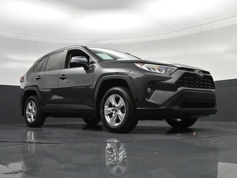 Used 2021 Toyota RAV4 XLE AWD/4WD image 29